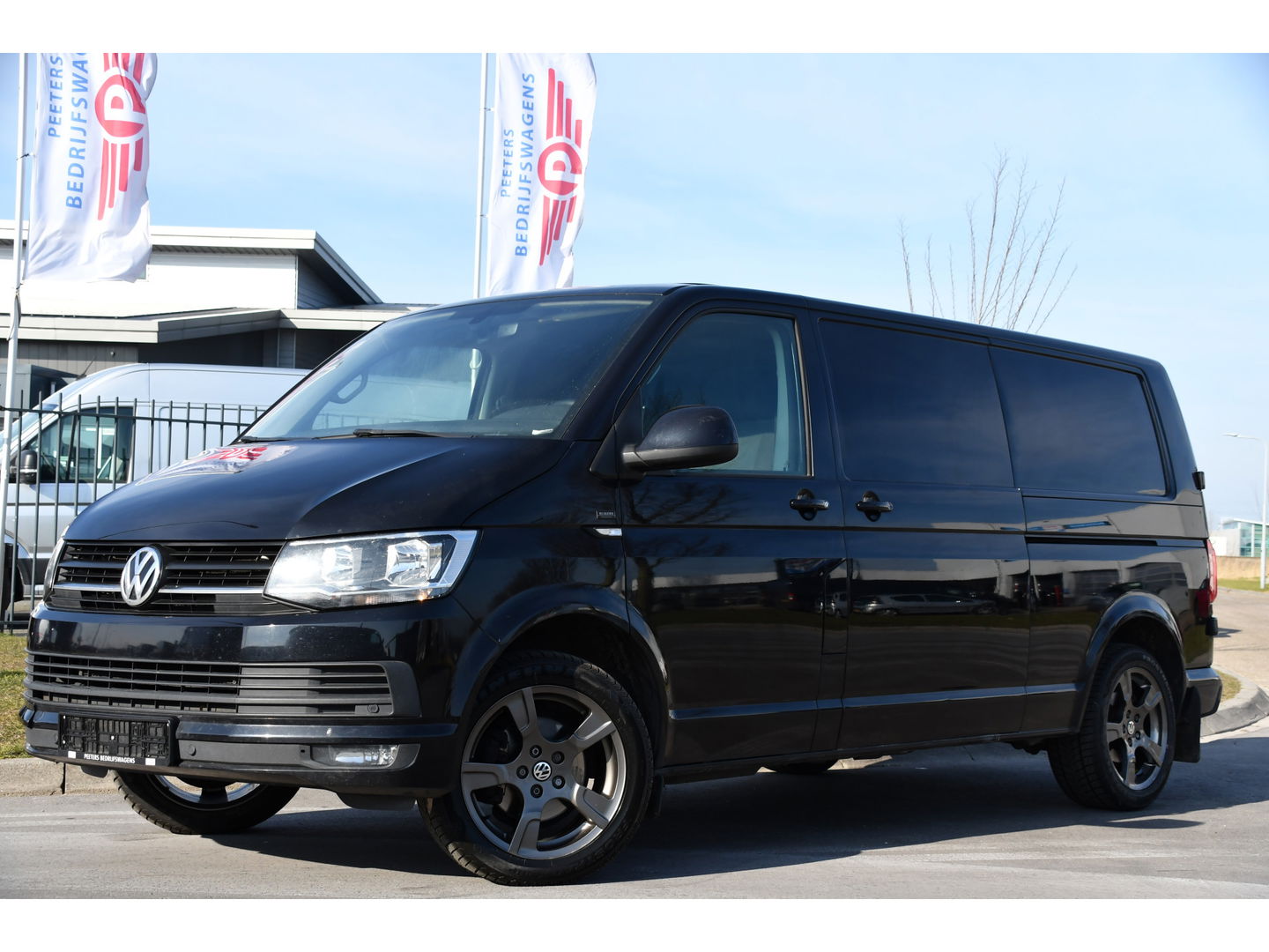 Volkswagen Transporter 2.0 TDI L2H1 Highline Cruise, 150PK, Sensoren, NAVI, Automaat, Voorruit verwarming, Multimedia, Uniek!