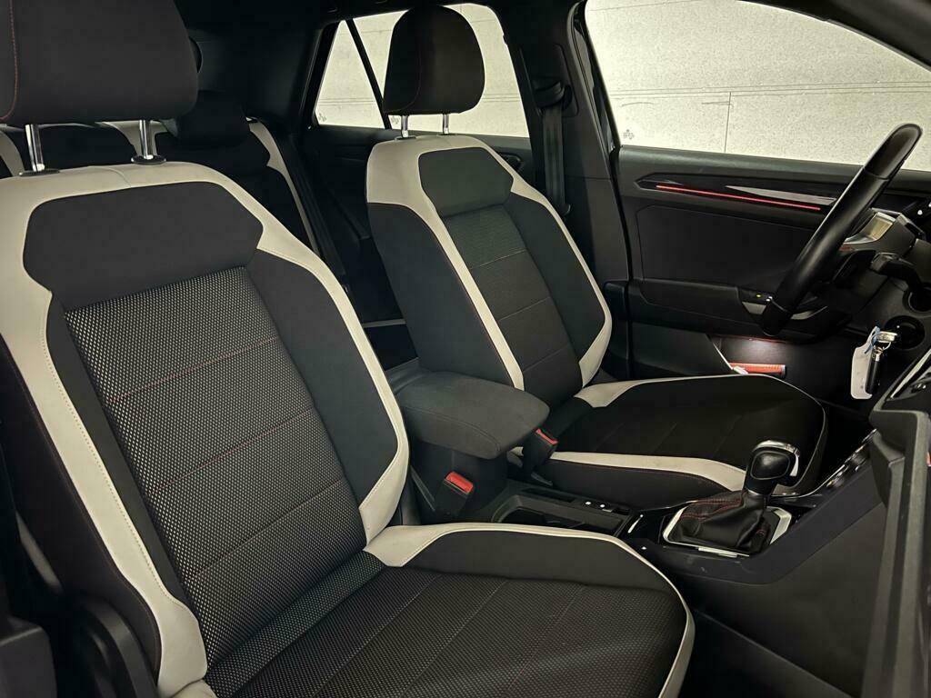 Volkswagen T-Roc 1.5 TSI Sport R-Line Pano CarPlay ACC NAP