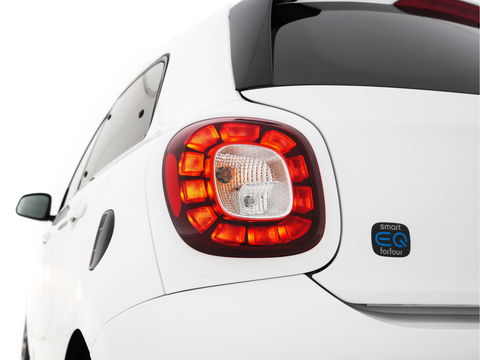 Smart Forfour EQ Business Solution Cool&Media-Pack 18 kWh [ 3-Fase ] (INCL-BTW) *PANO | FULL-LEATHER | NAVI-FULLMAP | CAMERA | AIRCO | SPORT-SEATS | AMBIENT-LIGHT | DAB | HEATED-SEATS | 16''ALU*