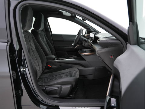 Lancia Ypsilon LX 51 kWh Gold [ 3-Fase ] (INCL-BTW) Aut. *HEATPUMP | LEATHER-VELOURS | FULL-LED | ADAPT.CRUISE | CAMERA | DIGI-COCKPIT | CARPLAY | LANE-ASSIST | BLINDSPOT | KEYLESS | COMFORT-SEATS | DAB | 17"ALU*