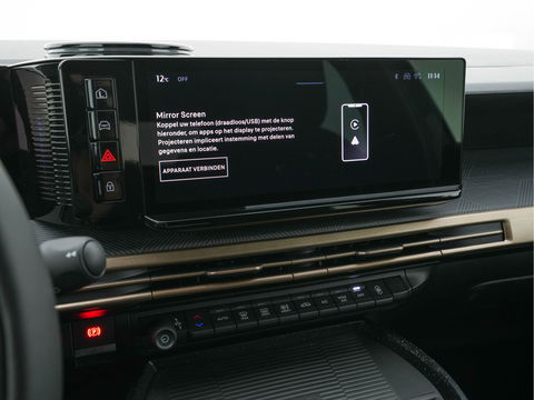 Lancia Ypsilon LX 51 kWh Gold [ 3-Fase ] (INCL-BTW) Aut. *HEATPUMP | LEATHER-VELOURS | FULL-LED | ADAPT.CRUISE | CAMERA | DIGI-COCKPIT | CARPLAY | LANE-ASSIST | BLINDSPOT | KEYLESS | COMFORT-SEATS | DAB | 17"ALU*