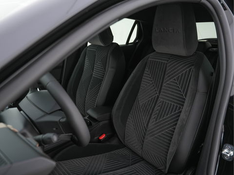 Lancia Ypsilon LX 51 kWh Gold [ 3-Fase ] (INCL-BTW) Aut. *HEATPUMP | LEATHER-VELOURS | FULL-LED | ADAPT.CRUISE | CAMERA | DIGI-COCKPIT | CARPLAY | LANE-ASSIST | BLINDSPOT | KEYLESS | COMFORT-SEATS | DAB | 17"ALU*