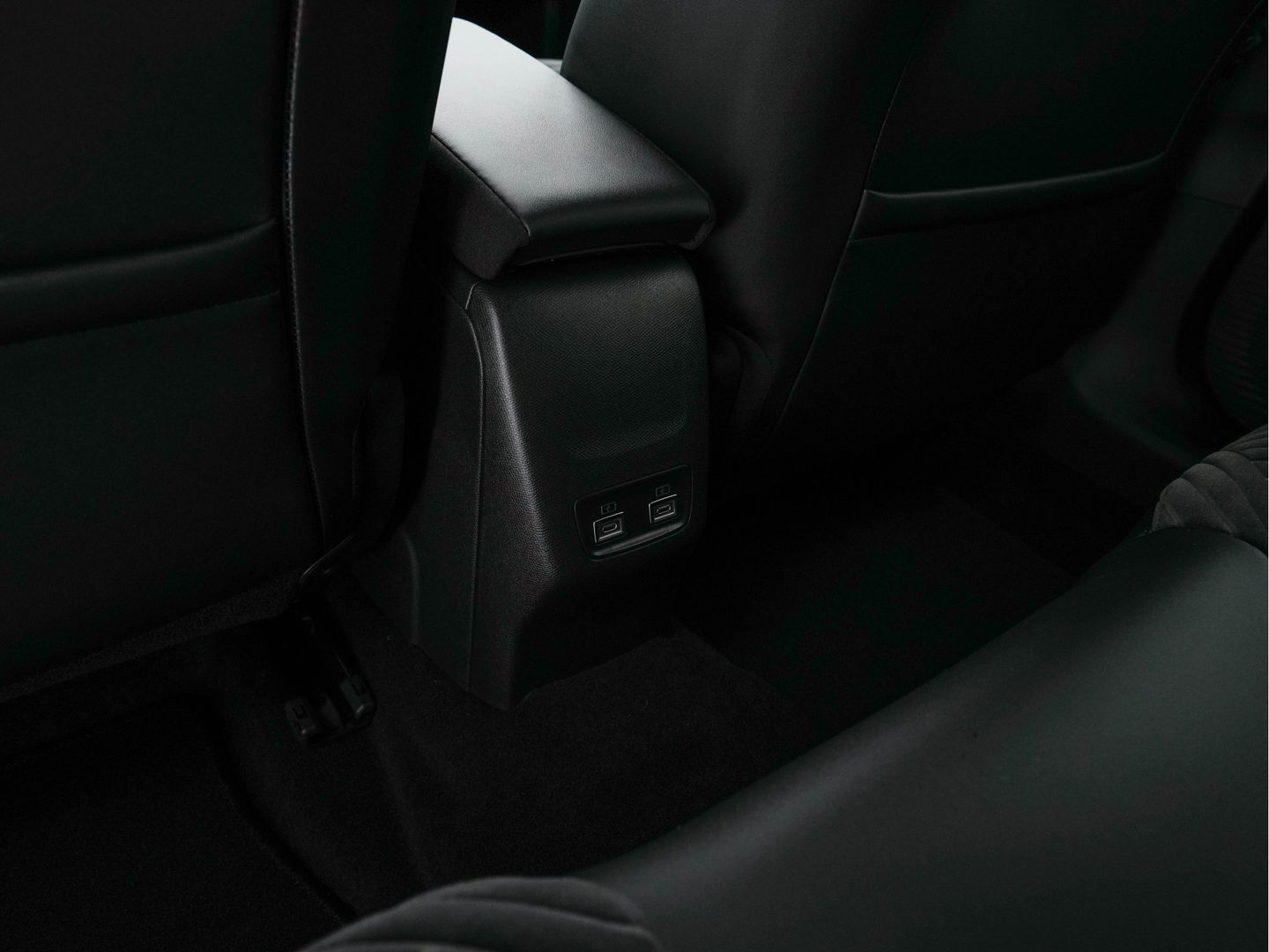 Lancia Ypsilon LX 51 kWh Gold [ 3-Fase ] (INCL-BTW) Aut. *HEATPUMP | LEATHER-VELOURS | FULL-LED | ADAPT.CRUISE | CAMERA | DIGI-COCKPIT | CARPLAY | LANE-ASSIST | BLINDSPOT | KEYLESS | COMFORT-SEATS | DAB | 17"ALU*