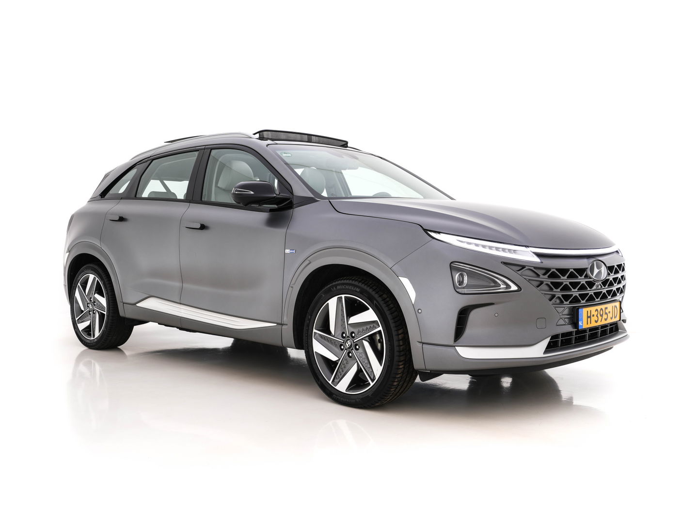 Hyundai NEXO FCEV Plus Pack [ HYDROGENIUM ] (INCL-BTW) (WATERSTOF) *PANO | NAPPA-FULL-LEATHER | NAVI-FULLMAP | ADAPT.CRUISE |  FULL-LED | KEYLESS | DAB |  KRELL-AUDIO | DIGI-WIDESCREEN-COCKPIT | SURROUND-VIEW | SHIFT-PADDLES | COMFORT.