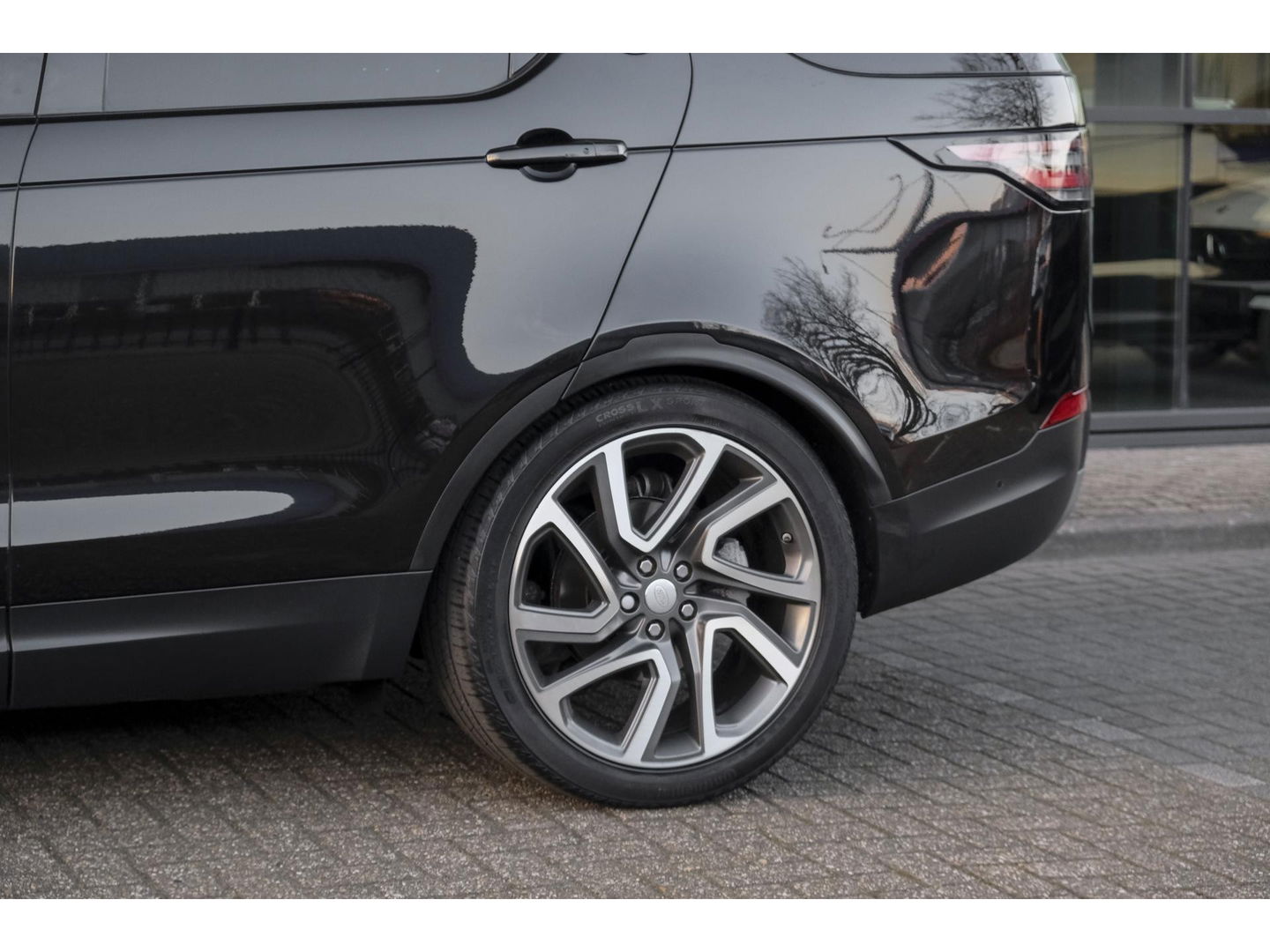 Land Rover Discovery 3.0 Td6 258pk HSE 7-persoons Panoramadak *BTW* Head-up Trekhaak elektrisch Adaptive cruise 22" LMV Meridian audio