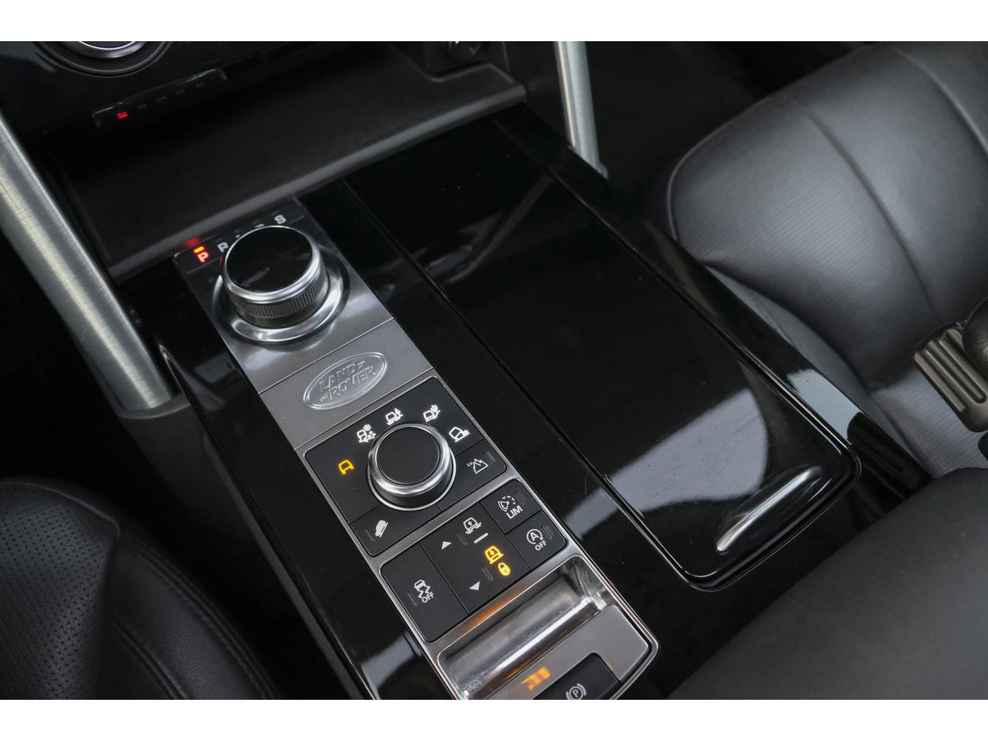 Land Rover Discovery 3.0 Td6 258pk HSE 7-persoons Panoramadak *BTW* Head-up Trekhaak elektrisch Adaptive cruise 22" LMV Meridian audio