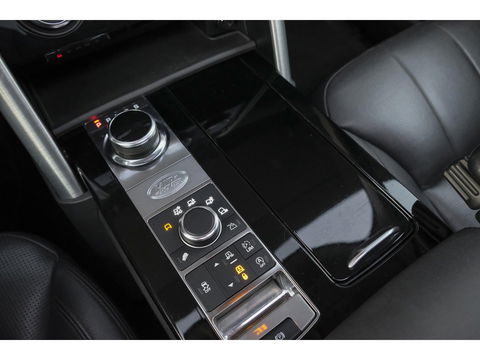 Land Rover Discovery 3.0 Td6 258pk HSE 7-persoons Panoramadak *BTW* Head-up Trekhaak elektrisch Adaptive cruise 22" LMV Meridian audio