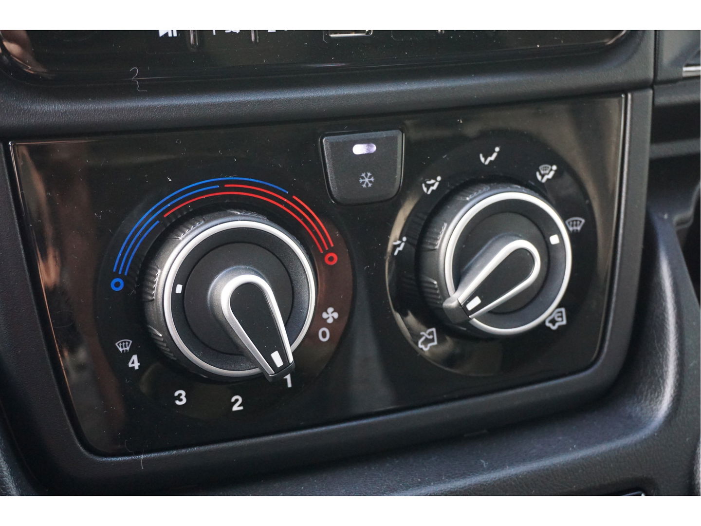 Fiat Ducato MAXI 35 2.2 140PK Open laadbak Series 9 Airco, Cruise, Bluetooth!!  NR. 133