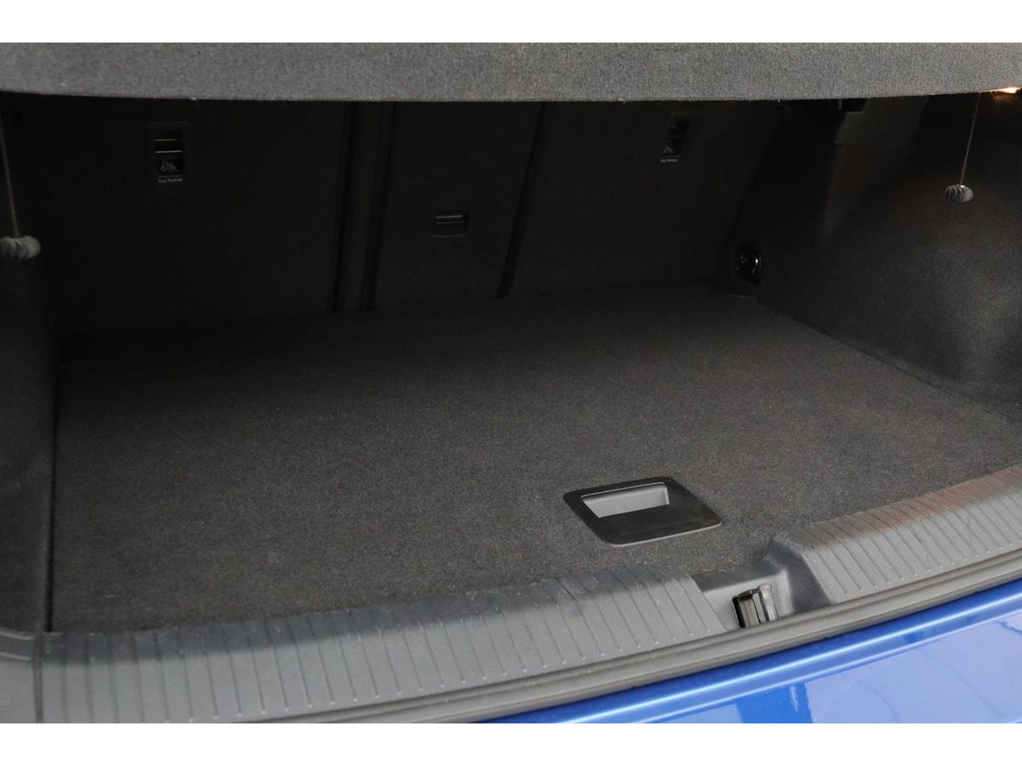 Volkswagen T-Roc 1.5 TSI Sport | Stoelverwarming | Full LED | Trekhaak | Navigatie | Climate control | PDC | Sportstoelen | Cruise control | Bluetooth