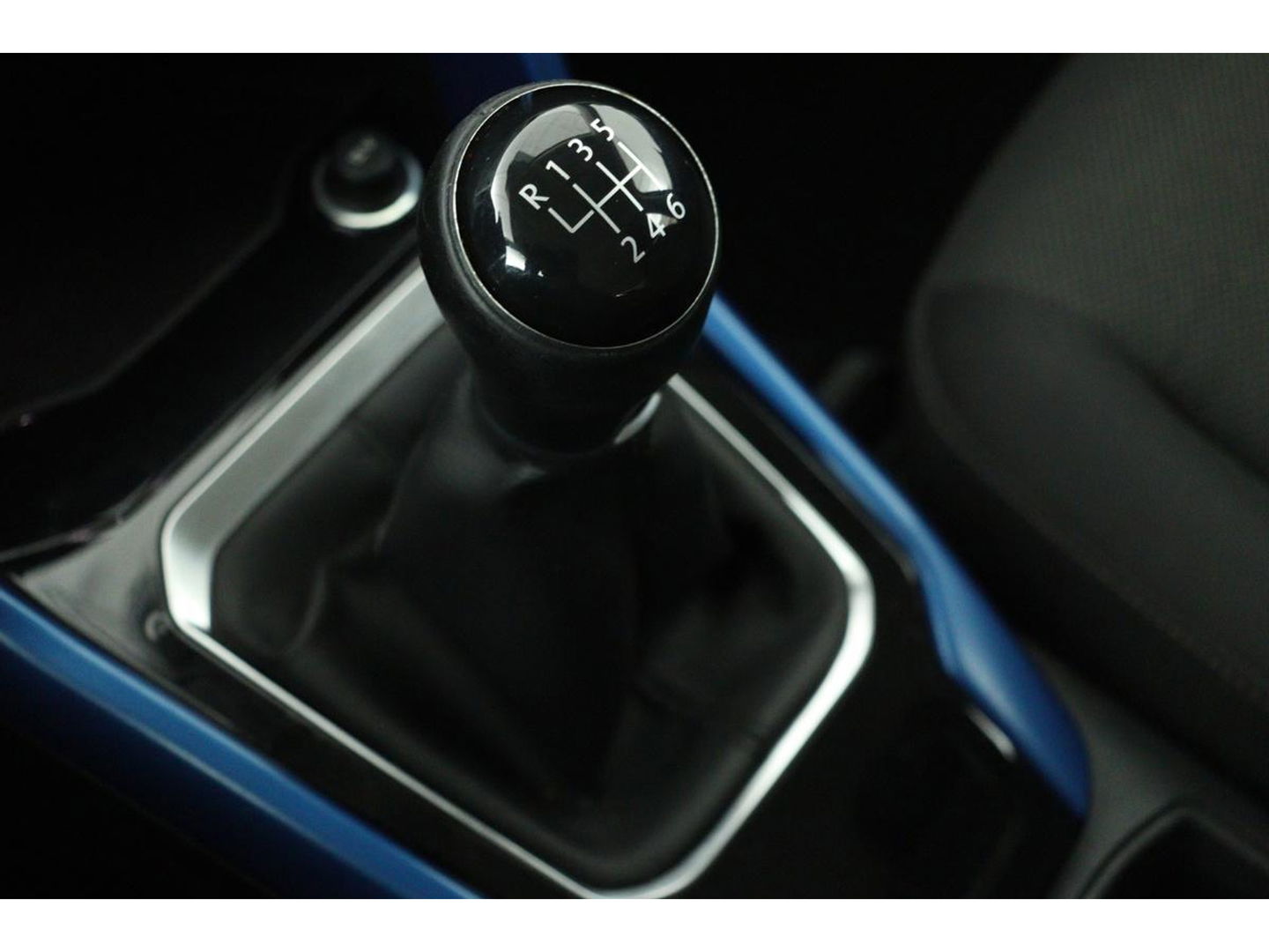 Volkswagen T-Roc 1.5 TSI Sport | Stoelverwarming | Full LED | Trekhaak | Navigatie | Climate control | PDC | Sportstoelen | Cruise control | Bluetooth