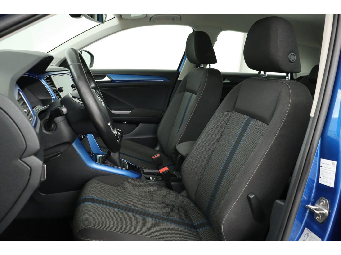 Volkswagen T-Roc 1.5 TSI Sport | Stoelverwarming | Full LED | Trekhaak | Navigatie | Climate control | PDC | Sportstoelen | Cruise control | Bluetooth