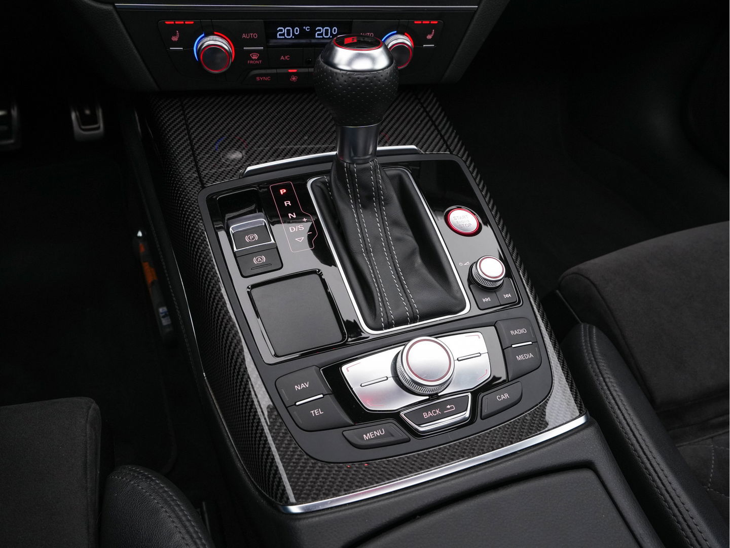 Audi RS6 Avant 4.0 TFSI Quattro *MILLTEK | KERAMIK | PANO | LEATHER-ALCANTARA | FULL-LED | TOP-VIEW | BLIS | MEMORY-PACK | CARBON-INT. | BOSE-SOUND | LANE-ASSIST | KEYLESS | DAB+ | SPORT-SEATS | SHIFT-PADDLES | 21''ALU