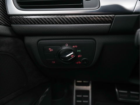 Audi RS6 Avant 4.0 TFSI Quattro *MILLTEK | KERAMIK | PANO | LEATHER-ALCANTARA | FULL-LED | TOP-VIEW | BLIS | MEMORY-PACK | CARBON-INT. | BOSE-SOUND | LANE-ASSIST | KEYLESS | DAB+ | SPORT-SEATS | SHIFT-PADDLES | 21''ALU