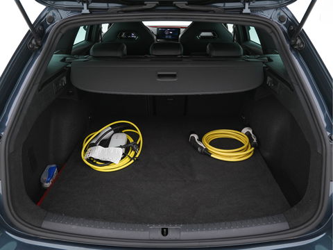 CUPRA Leon Sportstourer 1.4 e-Hybrid VZ Adrenaline (INCL-BTW) Aut. *FULL-LED | DIGI-COCKPIT | ADAPTIVE-CRUISE | 1/2-LEATHER | SPORT-SEATS | AMBIENT-LIGHT | DAB+ | KEYLESS | CAMERA | HEATED-SEATS | SHIFT-PADDLES | 19''ALU*