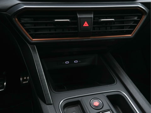 CUPRA Leon Sportstourer 1.4 e-Hybrid VZ Adrenaline (INCL-BTW) Aut. *FULL-LED | DIGI-COCKPIT | ADAPTIVE-CRUISE | 1/2-LEATHER | SPORT-SEATS | AMBIENT-LIGHT | DAB+ | KEYLESS | CAMERA | HEATED-SEATS | SHIFT-PADDLES | 19''ALU*