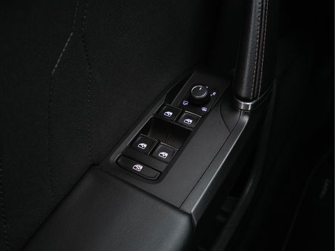 CUPRA Leon Sportstourer 1.4 e-Hybrid VZ Adrenaline (INCL-BTW) Aut. *FULL-LED | DIGI-COCKPIT | ADAPTIVE-CRUISE | 1/2-LEATHER | SPORT-SEATS | AMBIENT-LIGHT | DAB+ | KEYLESS | CAMERA | HEATED-SEATS | SHIFT-PADDLES | 19''ALU*
