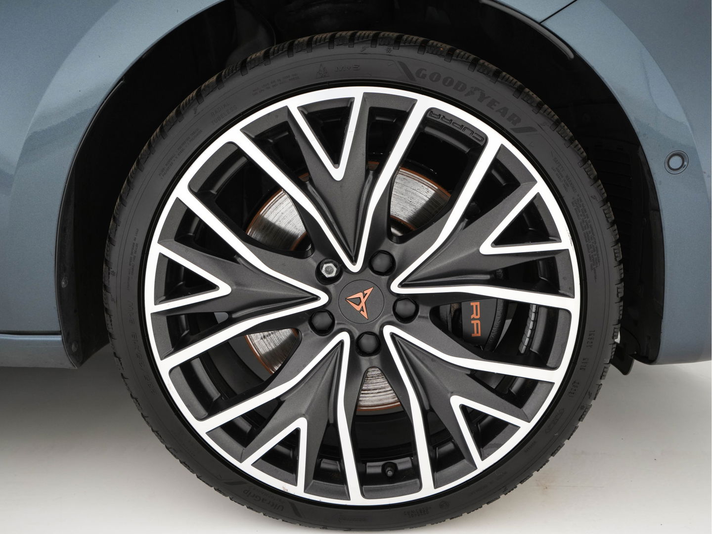 CUPRA Leon Sportstourer 1.4 e-Hybrid VZ Adrenaline (INCL-BTW) Aut. *FULL-LED | DIGI-COCKPIT | ADAPTIVE-CRUISE | 1/2-LEATHER | SPORT-SEATS | AMBIENT-LIGHT | DAB+ | KEYLESS | CAMERA | HEATED-SEATS | SHIFT-PADDLES | 19''ALU*