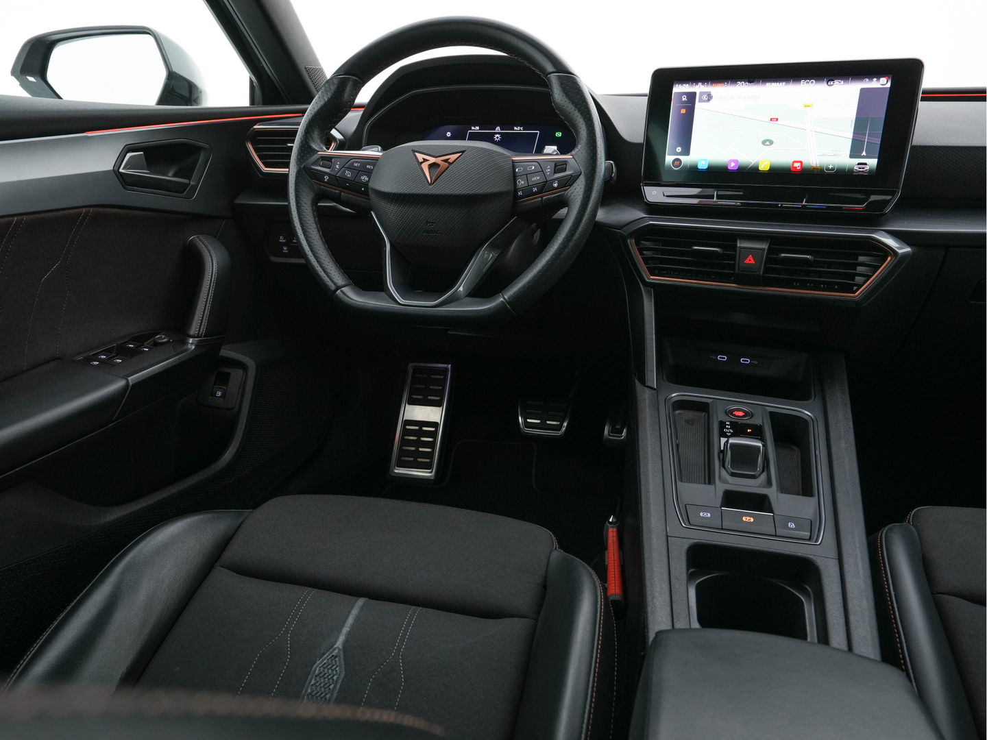 CUPRA Leon Sportstourer 1.4 e-Hybrid VZ Adrenaline (INCL-BTW) Aut. *FULL-LED | DIGI-COCKPIT | ADAPTIVE-CRUISE | 1/2-LEATHER | SPORT-SEATS | AMBIENT-LIGHT | DAB+ | KEYLESS | CAMERA | HEATED-SEATS | SHIFT-PADDLES | 19''ALU*