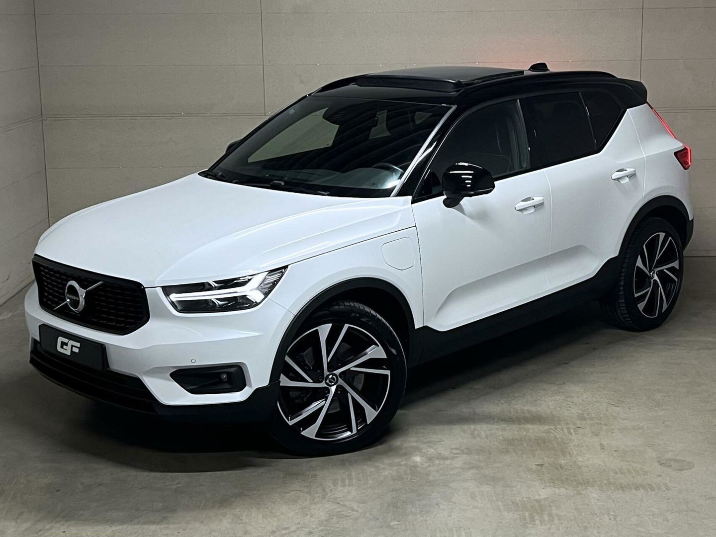 Volvo XC40 1.5 T5 Recharge R-Design Pano Navi Camera Cruise