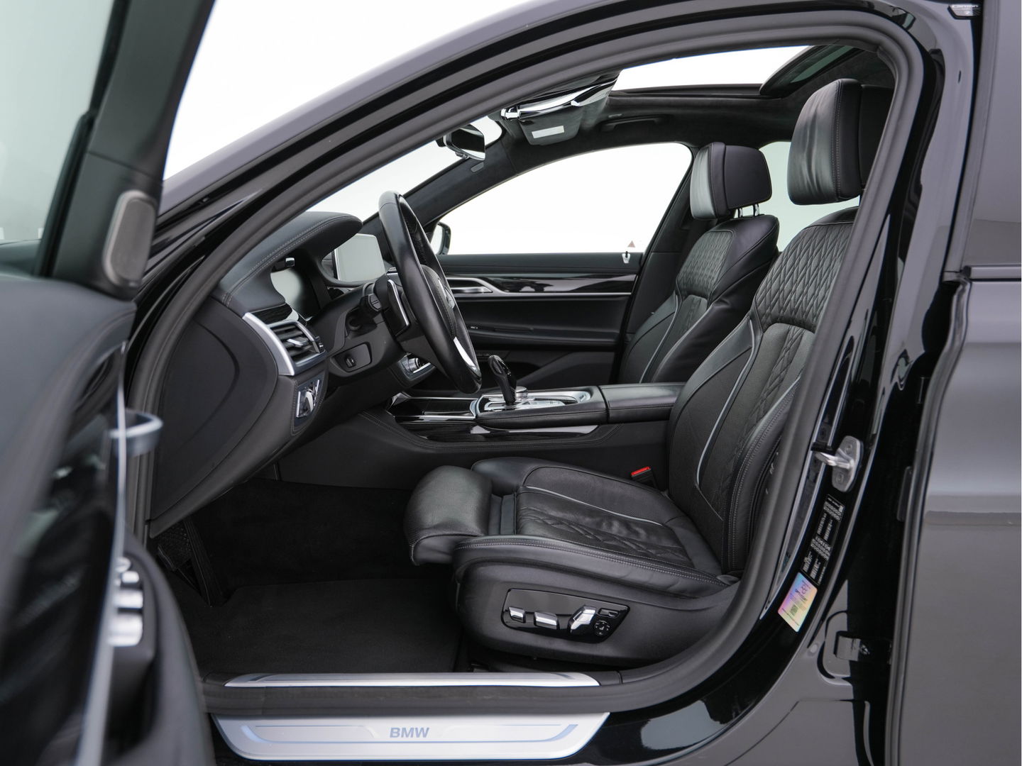 BMW 7 Serie 730d High Executive Aut. *PANO | HEAD-UP | CARBON-CORE | ADAPT.CRUISE | LASER-LED | SOFT-CLOSE | MASSAGE | NAPPA-LEATHER | HARMAN/KARDON-AUDIO | MEMORY-PACK | BLINDSPOT | TOP-VIEW | CARPLAY | DIGI-COCKPIT