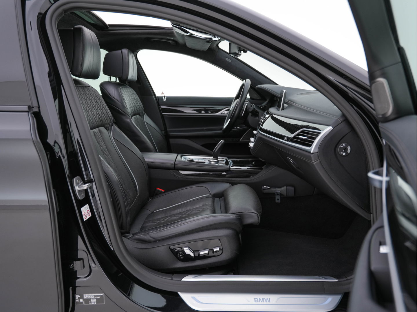 BMW 7 Serie 730d High Executive Aut. *PANO | HEAD-UP | CARBON-CORE | ADAPT.CRUISE | LASER-LED | SOFT-CLOSE | MASSAGE | NAPPA-LEATHER | HARMAN/KARDON-AUDIO | MEMORY-PACK | BLINDSPOT | TOP-VIEW | CARPLAY | DIGI-COCKPIT