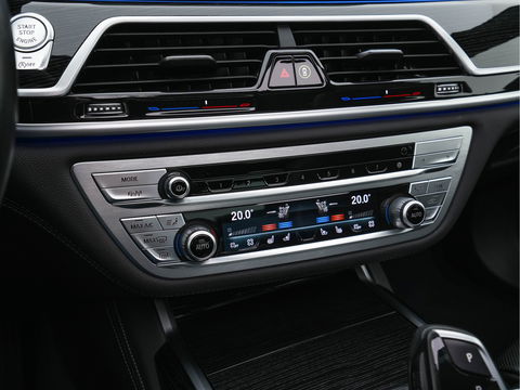 BMW 7 Serie 730d High Executive Aut. *PANO | HEAD-UP | CARBON-CORE | ADAPT.CRUISE | LASER-LED | SOFT-CLOSE | MASSAGE | NAPPA-LEATHER | HARMAN/KARDON-AUDIO | MEMORY-PACK | BLINDSPOT | TOP-VIEW | CARPLAY | DIGI-COCKPIT