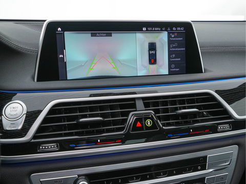 BMW 7 Serie 730d High Executive Aut. *PANO | HEAD-UP | CARBON-CORE | ADAPT.CRUISE | LASER-LED | SOFT-CLOSE | MASSAGE | NAPPA-LEATHER | HARMAN/KARDON-AUDIO | MEMORY-PACK | BLINDSPOT | TOP-VIEW | CARPLAY | DIGI-COCKPIT