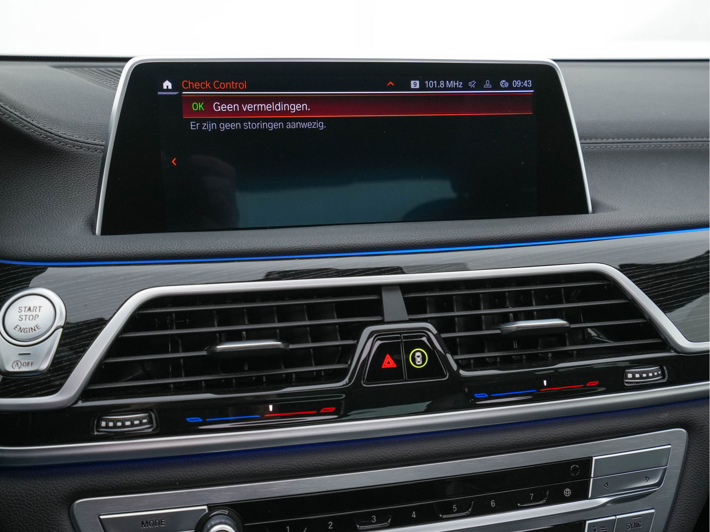BMW 7 Serie 730d High Executive Aut. *PANO | HEAD-UP | CARBON-CORE | ADAPT.CRUISE | LASER-LED | SOFT-CLOSE | MASSAGE | NAPPA-LEATHER | HARMAN/KARDON-AUDIO | MEMORY-PACK | BLINDSPOT | TOP-VIEW | CARPLAY | DIGI-COCKPIT