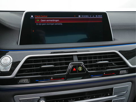 BMW 7 Serie 730d High Executive Aut. *PANO | HEAD-UP | CARBON-CORE | ADAPT.CRUISE | LASER-LED | SOFT-CLOSE | MASSAGE | NAPPA-LEATHER | HARMAN/KARDON-AUDIO | MEMORY-PACK | BLINDSPOT | TOP-VIEW | CARPLAY | DIGI-COCKPIT