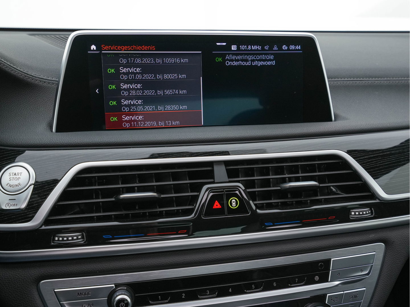 BMW 7 Serie 730d High Executive Aut. *PANO | HEAD-UP | CARBON-CORE | ADAPT.CRUISE | LASER-LED | SOFT-CLOSE | MASSAGE | NAPPA-LEATHER | HARMAN/KARDON-AUDIO | MEMORY-PACK | BLINDSPOT | TOP-VIEW | CARPLAY | DIGI-COCKPIT