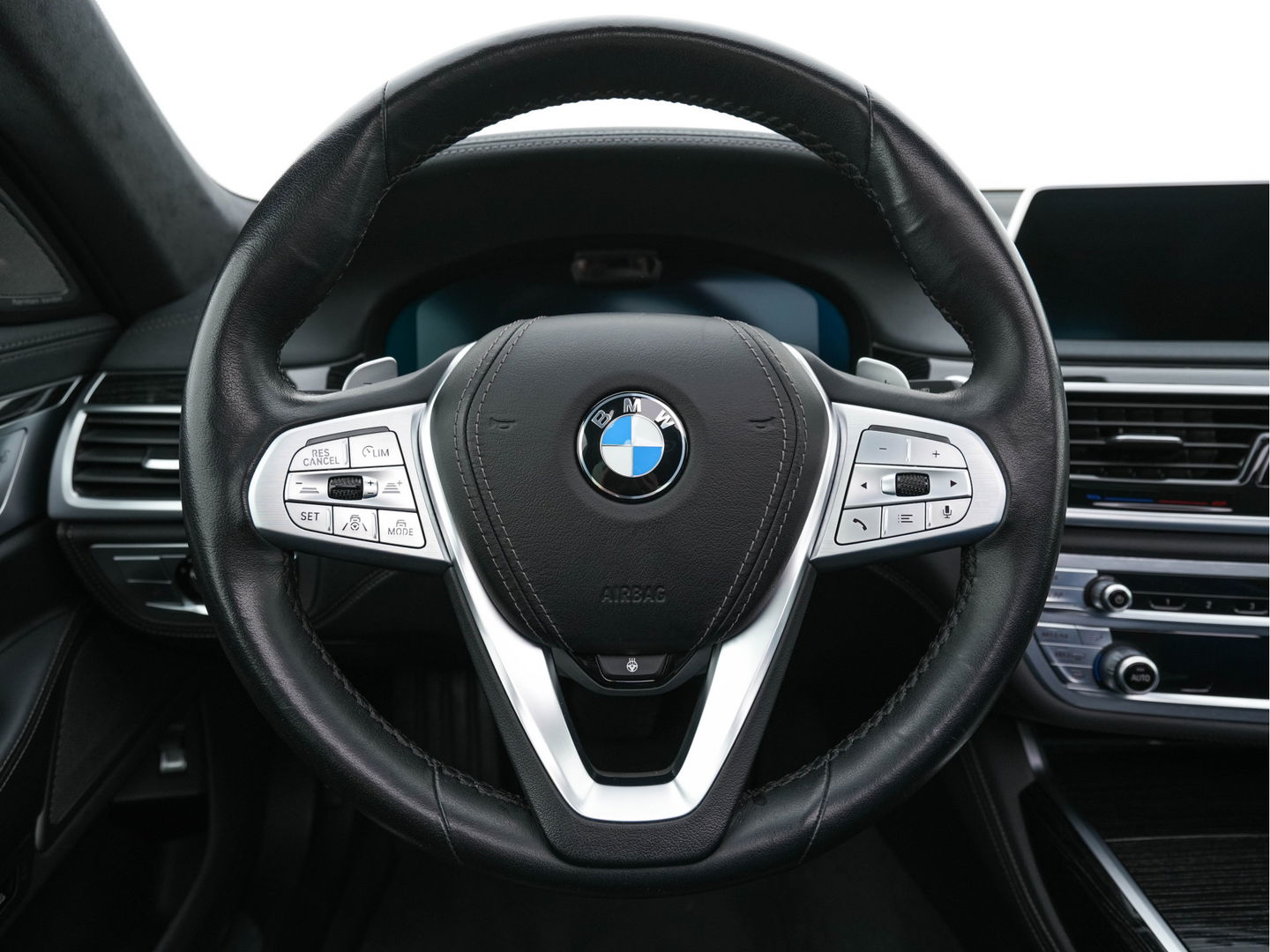 BMW 7 Serie 730d High Executive Aut. *PANO | HEAD-UP | CARBON-CORE | ADAPT.CRUISE | LASER-LED | SOFT-CLOSE | MASSAGE | NAPPA-LEATHER | HARMAN/KARDON-AUDIO | MEMORY-PACK | BLINDSPOT | TOP-VIEW | CARPLAY | DIGI-COCKPIT