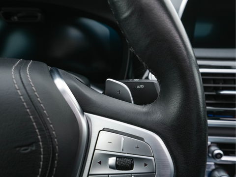 BMW 7 Serie 730d High Executive Aut. *PANO | HEAD-UP | CARBON-CORE | ADAPT.CRUISE | LASER-LED | SOFT-CLOSE | MASSAGE | NAPPA-LEATHER | HARMAN/KARDON-AUDIO | MEMORY-PACK | BLINDSPOT | TOP-VIEW | CARPLAY | DIGI-COCKPIT