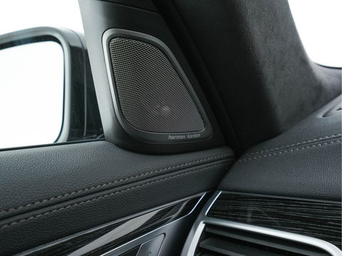 BMW 7 Serie 730d High Executive Aut. *PANO | HEAD-UP | CARBON-CORE | ADAPT.CRUISE | LASER-LED | SOFT-CLOSE | MASSAGE | NAPPA-LEATHER | HARMAN/KARDON-AUDIO | MEMORY-PACK | BLINDSPOT | TOP-VIEW | CARPLAY | DIGI-COCKPIT