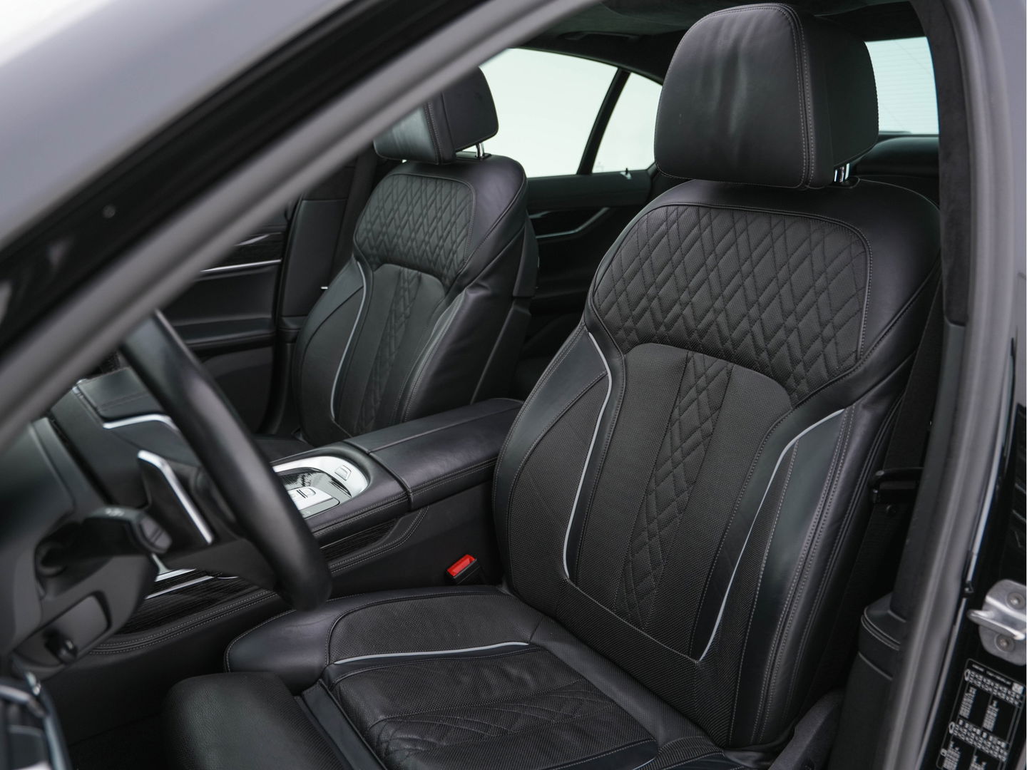 BMW 7 Serie 730d High Executive Aut. *PANO | HEAD-UP | CARBON-CORE | ADAPT.CRUISE | LASER-LED | SOFT-CLOSE | MASSAGE | NAPPA-LEATHER | HARMAN/KARDON-AUDIO | MEMORY-PACK | BLINDSPOT | TOP-VIEW | CARPLAY | DIGI-COCKPIT