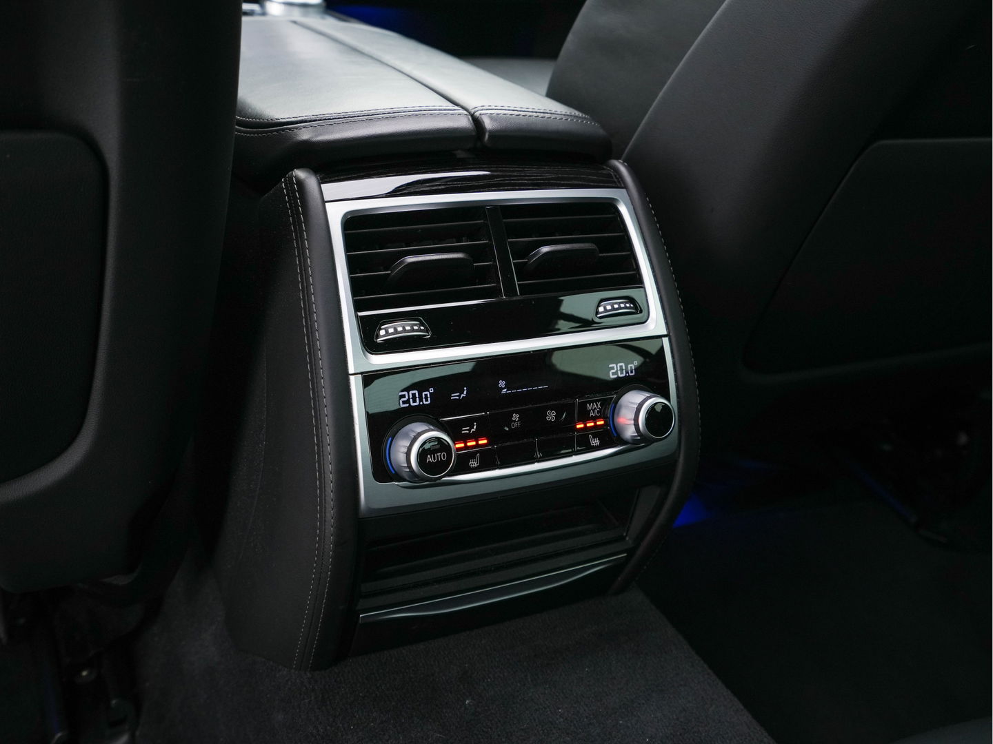 BMW 7 Serie 730d High Executive Aut. *PANO | HEAD-UP | CARBON-CORE | ADAPT.CRUISE | LASER-LED | SOFT-CLOSE | MASSAGE | NAPPA-LEATHER | HARMAN/KARDON-AUDIO | MEMORY-PACK | BLINDSPOT | TOP-VIEW | CARPLAY | DIGI-COCKPIT