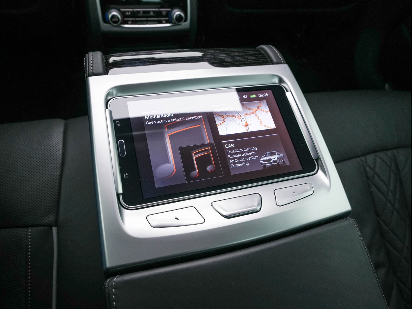 BMW 7 Serie 730d High Executive Aut. *PANO | HEAD-UP | CARBON-CORE | ADAPT.CRUISE | LASER-LED | SOFT-CLOSE | MASSAGE | NAPPA-LEATHER | HARMAN/KARDON-AUDIO | MEMORY-PACK | BLINDSPOT | TOP-VIEW | CARPLAY | DIGI-COCKPIT