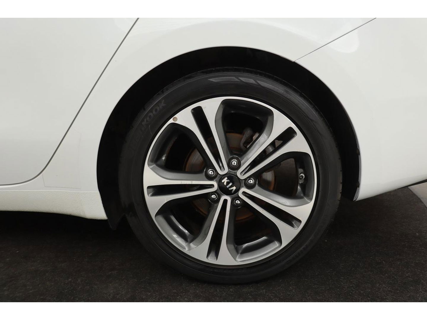 Kia cee'd 1.0 T-GDi GT-Line | 1e eigenaar | Stoel & stuurverwarming | Camera | Navigatie | Xenon | Climate control | Keyless | Cruise control