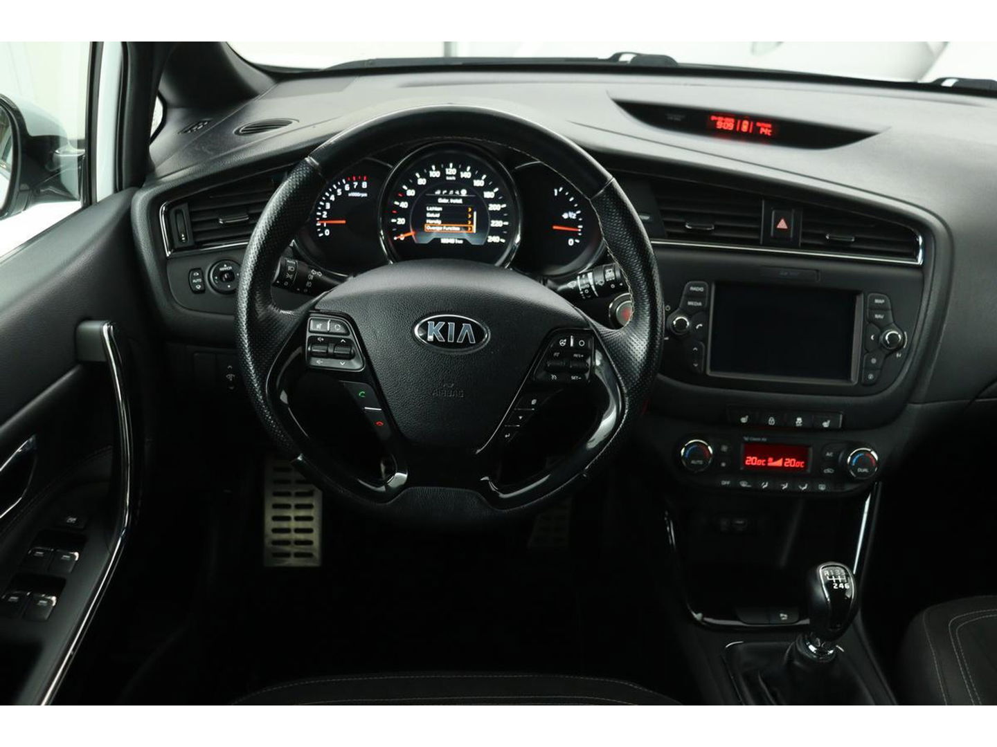 Kia cee'd 1.0 T-GDi GT-Line | 1e eigenaar | Stoel & stuurverwarming | Camera | Navigatie | Xenon | Climate control | Keyless | Cruise control