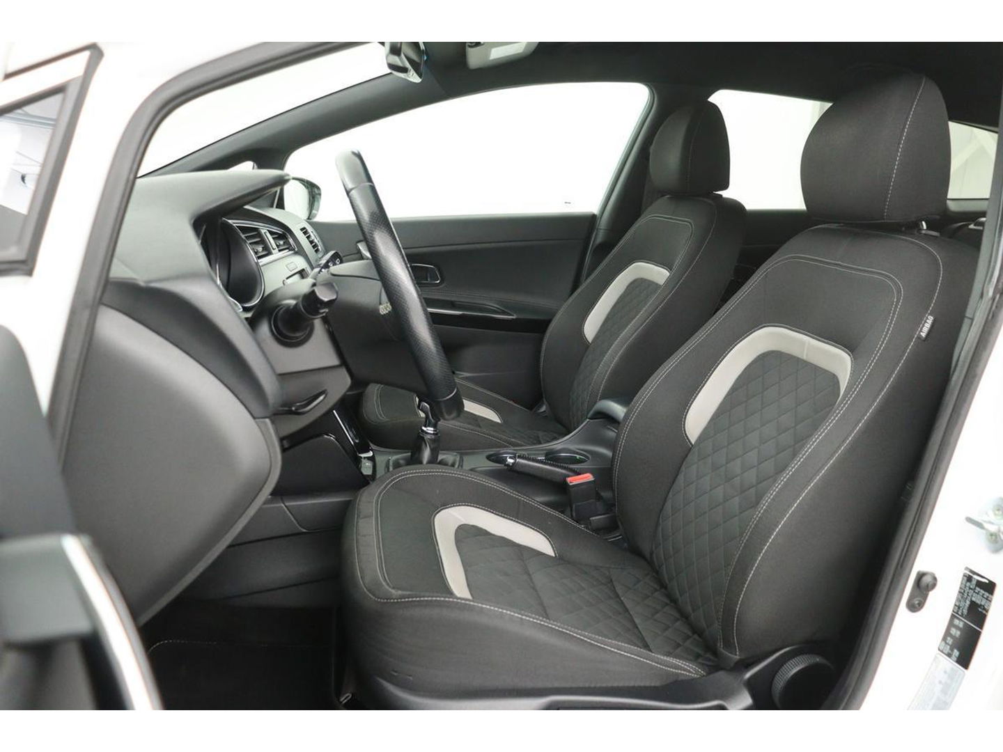 Kia cee'd 1.0 T-GDi GT-Line | 1e eigenaar | Stoel & stuurverwarming | Camera | Navigatie | Xenon | Climate control | Keyless | Cruise control