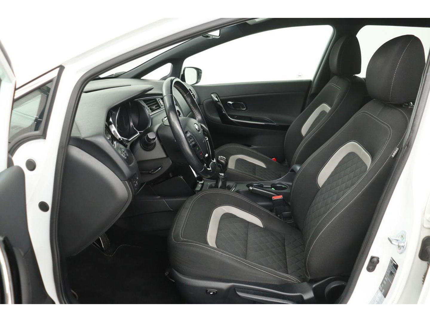 Kia cee'd 1.0 T-GDi GT-Line | 1e eigenaar | Stoel & stuurverwarming | Camera | Navigatie | Xenon | Climate control | Keyless | Cruise control