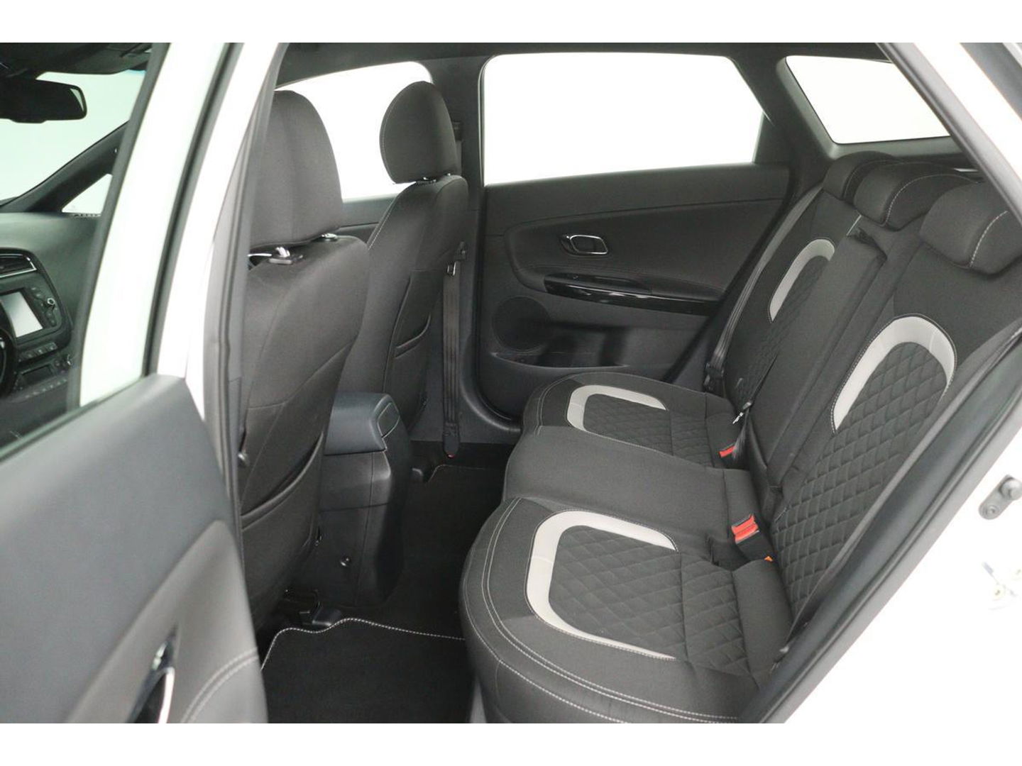 Kia cee'd 1.0 T-GDi GT-Line | 1e eigenaar | Stoel & stuurverwarming | Camera | Navigatie | Xenon | Climate control | Keyless | Cruise control