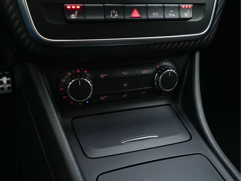 Mercedes-Benz A-Klasse 200 Prestige AMG-Sport-Pack Aut. *XENON | NAVI-FULLMAP | SPORT-SEATS | LEATHER-ALCANTARA | ECC | SHIFT-PADDLES | PDC | CRUISE | 18''ALU*