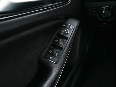 Mercedes-Benz A-Klasse 200 Prestige AMG-Sport-Pack Aut. *XENON | NAVI-FULLMAP | SPORT-SEATS | LEATHER-ALCANTARA | ECC | SHIFT-PADDLES | PDC | CRUISE | 18''ALU*