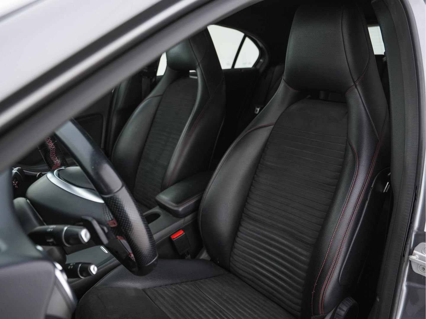 Mercedes-Benz A-Klasse 200 Prestige AMG-Sport-Pack Aut. *XENON | NAVI-FULLMAP | SPORT-SEATS | LEATHER-ALCANTARA | ECC | SHIFT-PADDLES | PDC | CRUISE | 18''ALU*