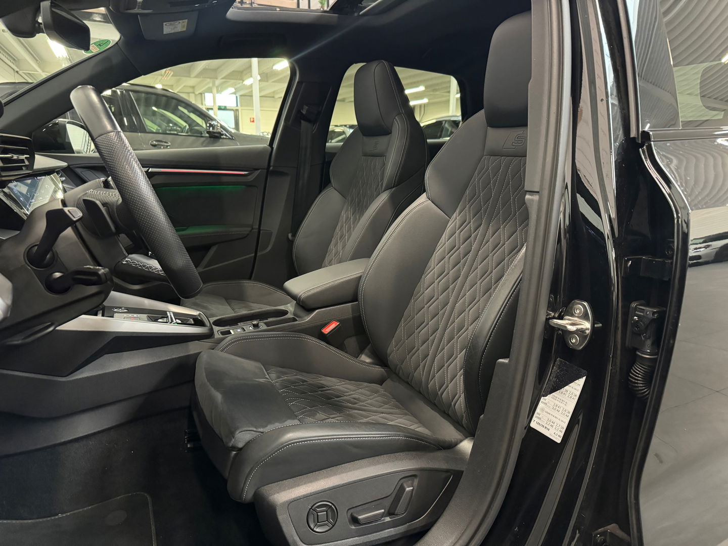 Audi A3 Sportback 2.0 TFSI S3 quattro Pano|HuD|RS Seat|Sfeer