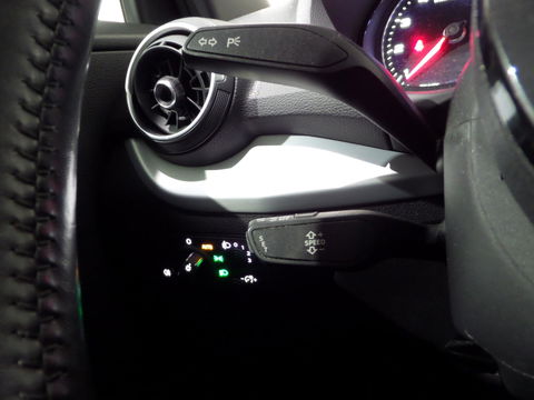 Audi Q2 1.4 TFSI CoD Sport Automaat! "Origineel NL!" Navigatie Bluetooth Cruise Parkeersensoren, van 1e eigenaar in nieuwstaat !