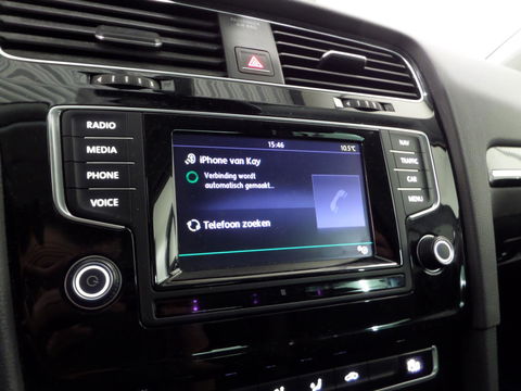 Volkswagen Golf 1.2 TSI Highline "Origineel NL!" Led koplampen Navigatie Bluetooth Alcantara, van 2e eigenaar in zeer nette staat!