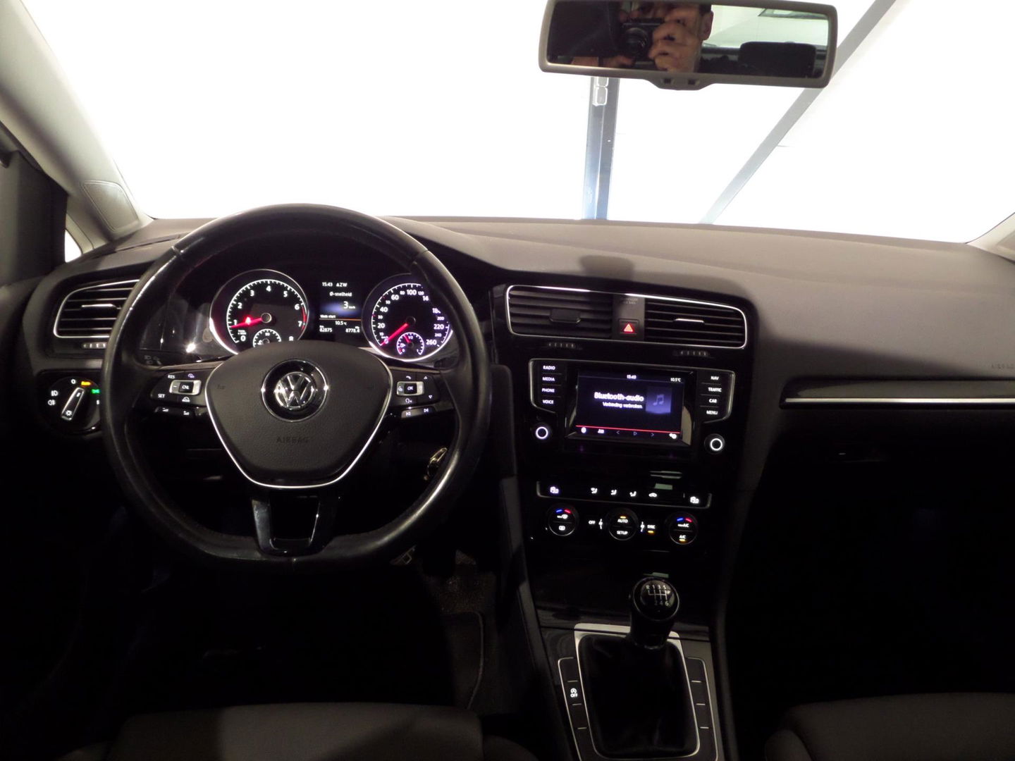 Volkswagen Golf 1.2 TSI Highline "Origineel NL!" Led koplampen Navigatie Bluetooth Alcantara, van 2e eigenaar in zeer nette staat!