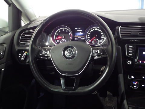 Volkswagen Golf 1.2 TSI Highline "Origineel NL!" Led koplampen Navigatie Bluetooth Alcantara, van 2e eigenaar in zeer nette staat!