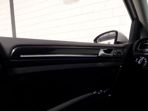 Volkswagen Golf 1.2 TSI Highline "Origineel NL!" Led koplampen Navigatie Bluetooth Alcantara, van 2e eigenaar in zeer nette staat!